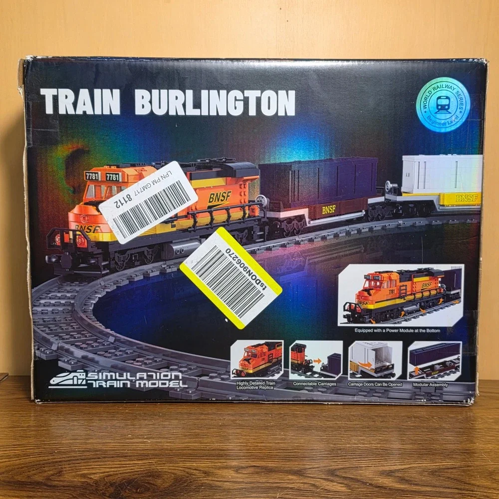 BNSF Burlington Motorized Freight Train Building Set 1065 Pieces 025113 New *